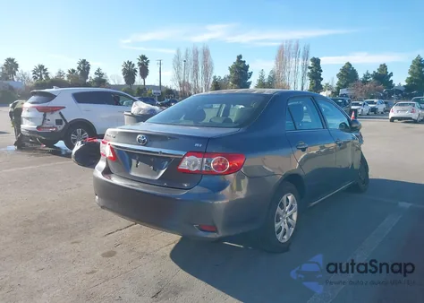 2013 Toyota Corolla Le z USA, uszkodzony, nr VIN 2T1BU4EE2DC004524